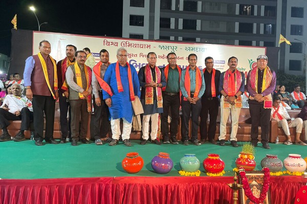 Felicitation ceremony was held by the organizing committee at Surat